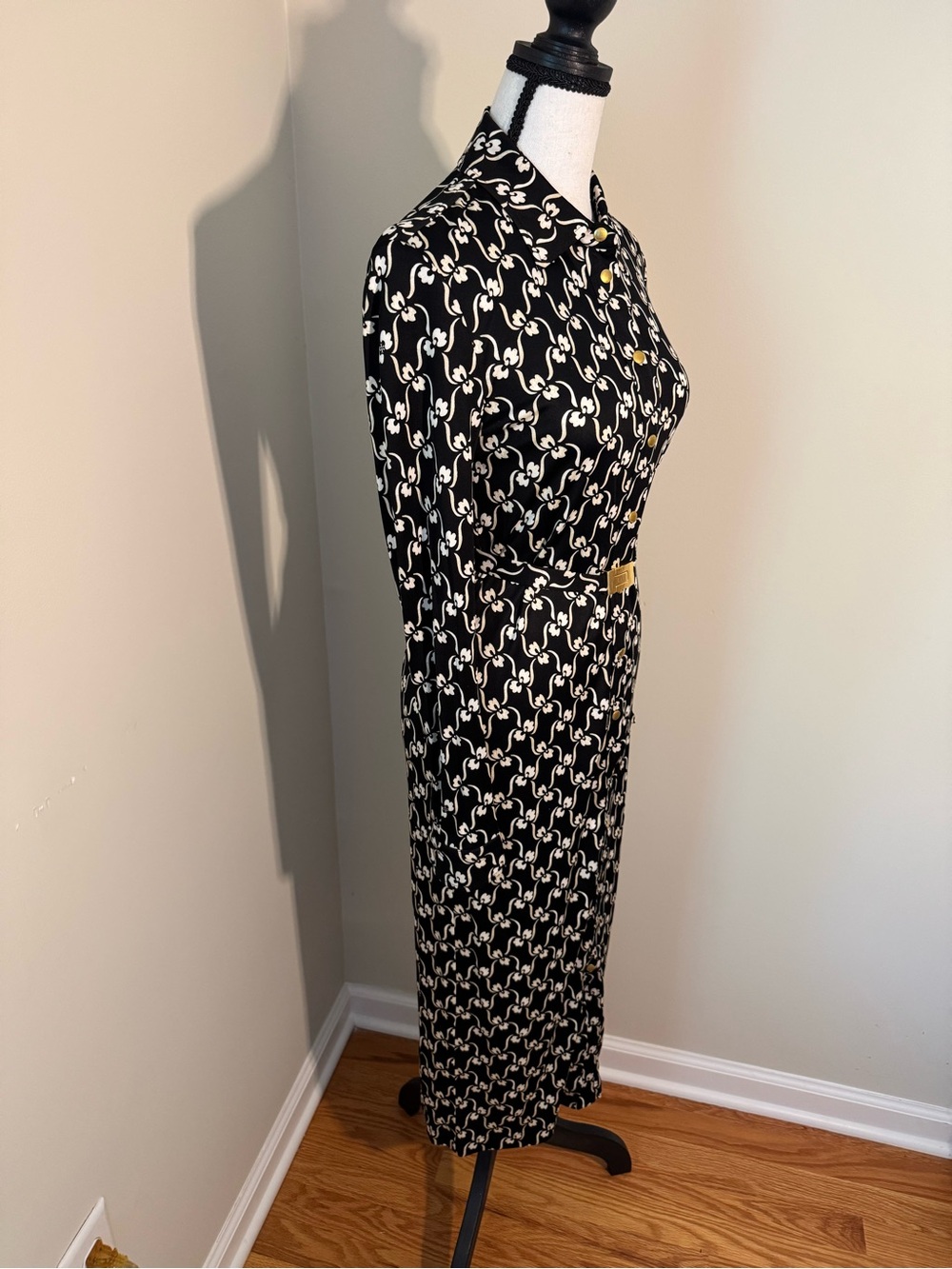 Tory Burch Black Long Sleeve Shirt Dress with Cream Chain Motif - Picture 4 of 7